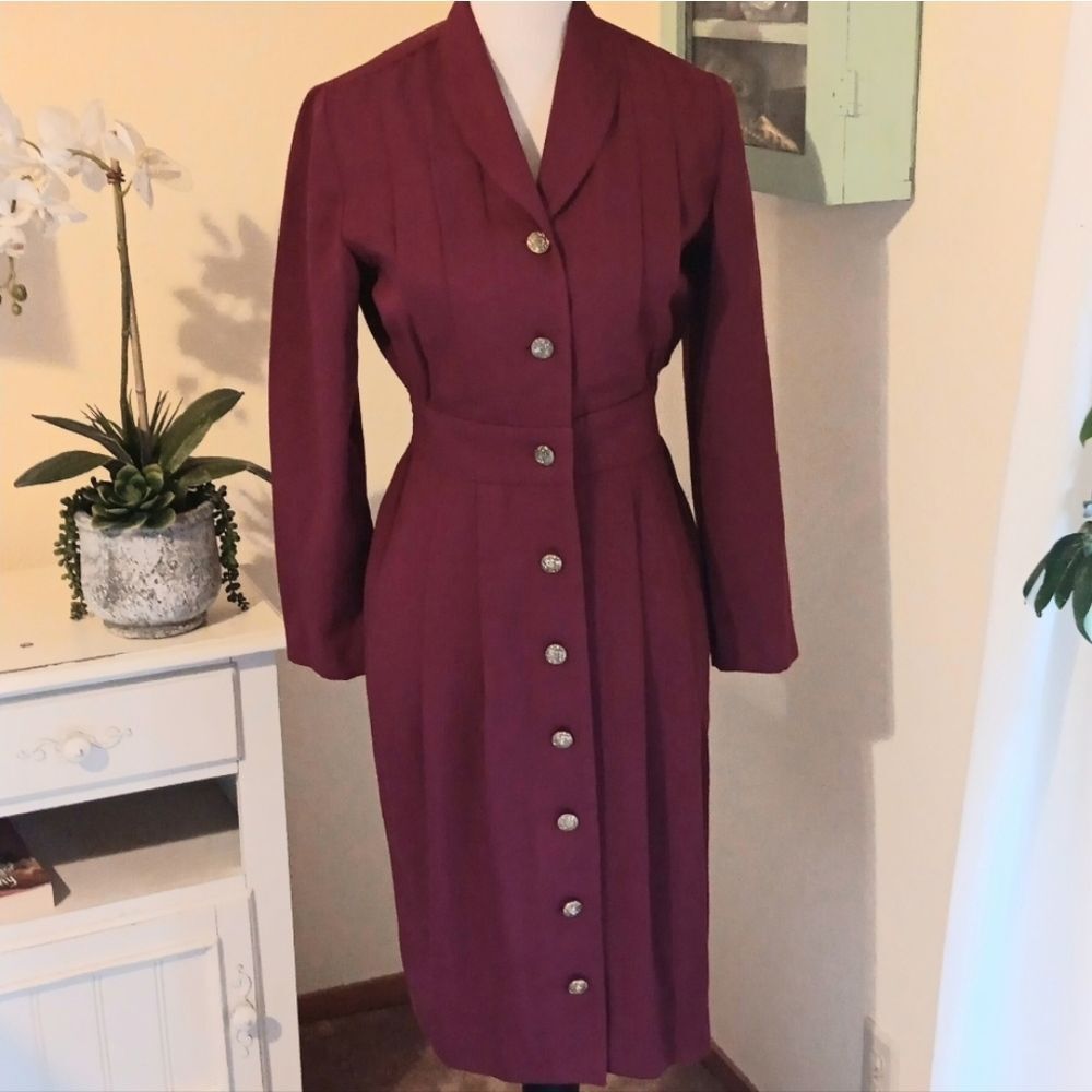 Vintage Special Effects Berry Button Front Dress. Career. Professional. Classic